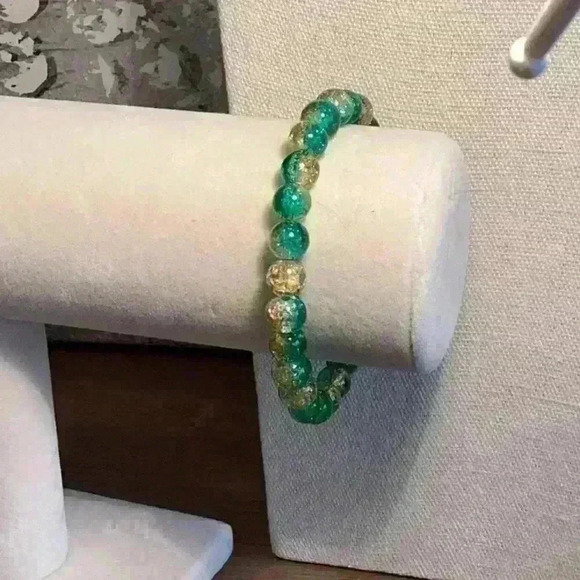 Vintage Green/ Gold Glass Beaded Stretch Bracelet - Picture 2 of 4